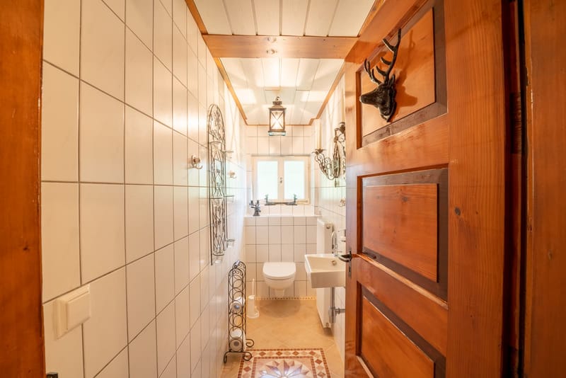 Separates Gäste-WC im Erdgeschoss