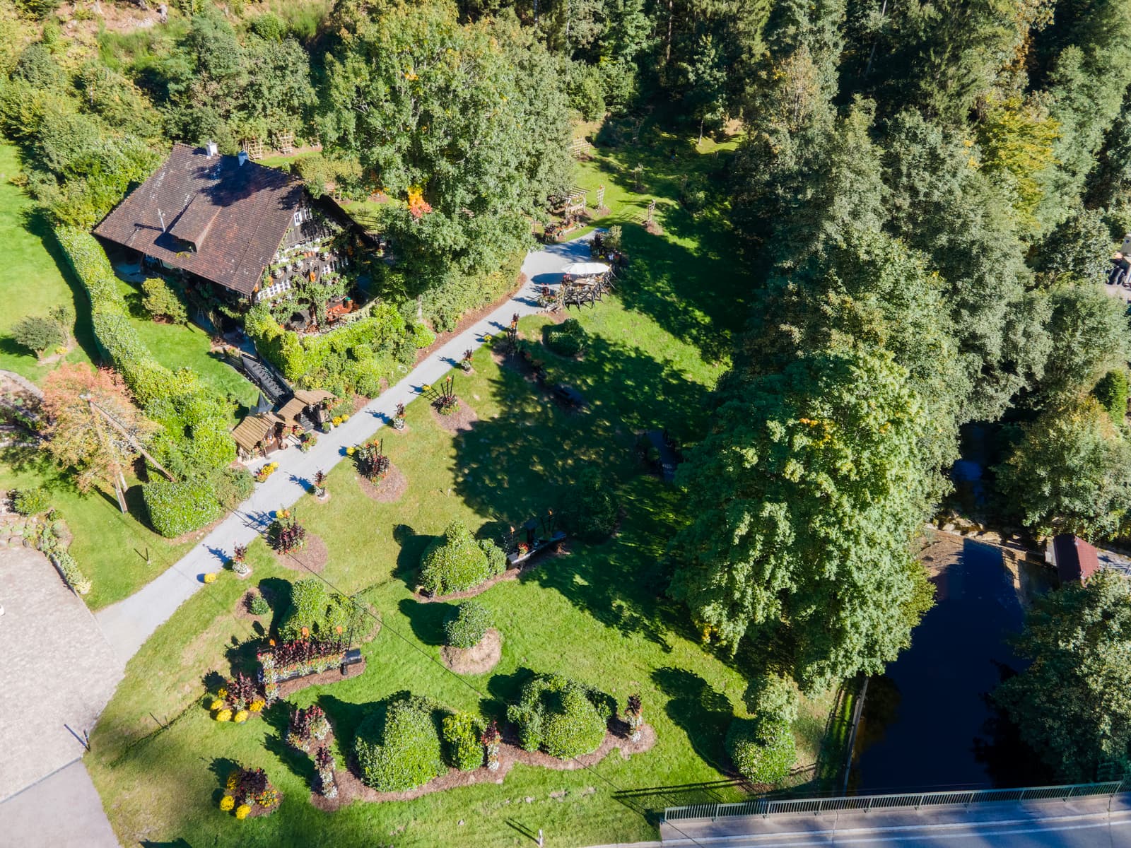 Schwarzwaldhaus aus der Luft